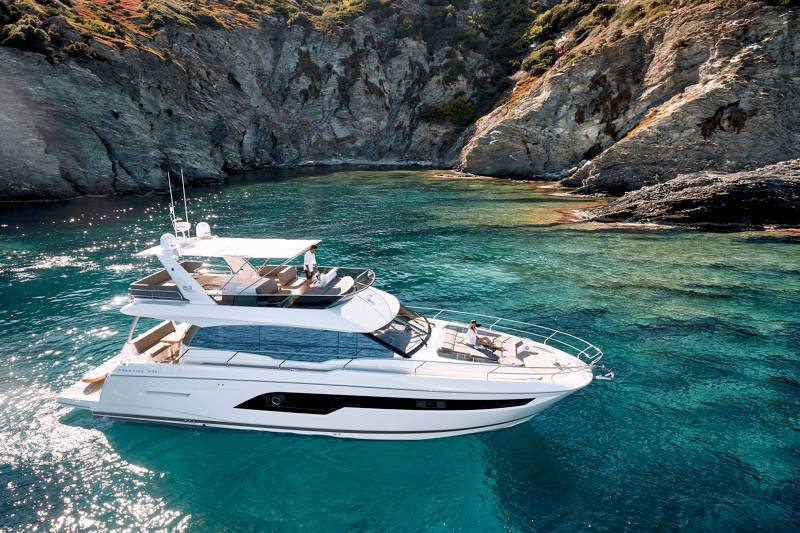 PRESTIGE YACHT P 630 S