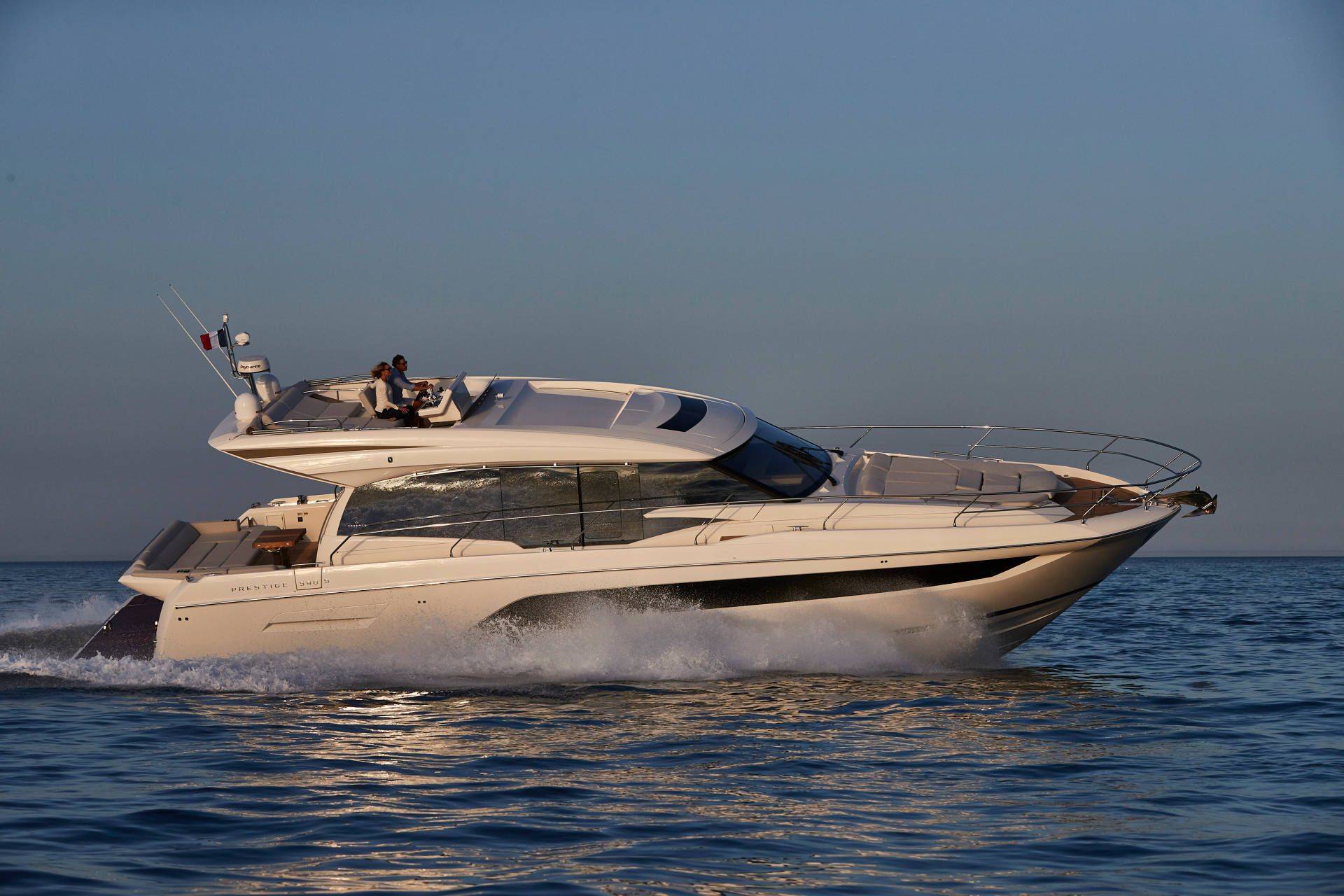 prestige yacht 590S 