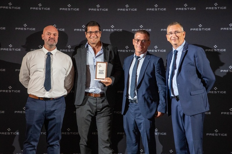 AWARDS : Prestige Yachts  World Dealer Meeting