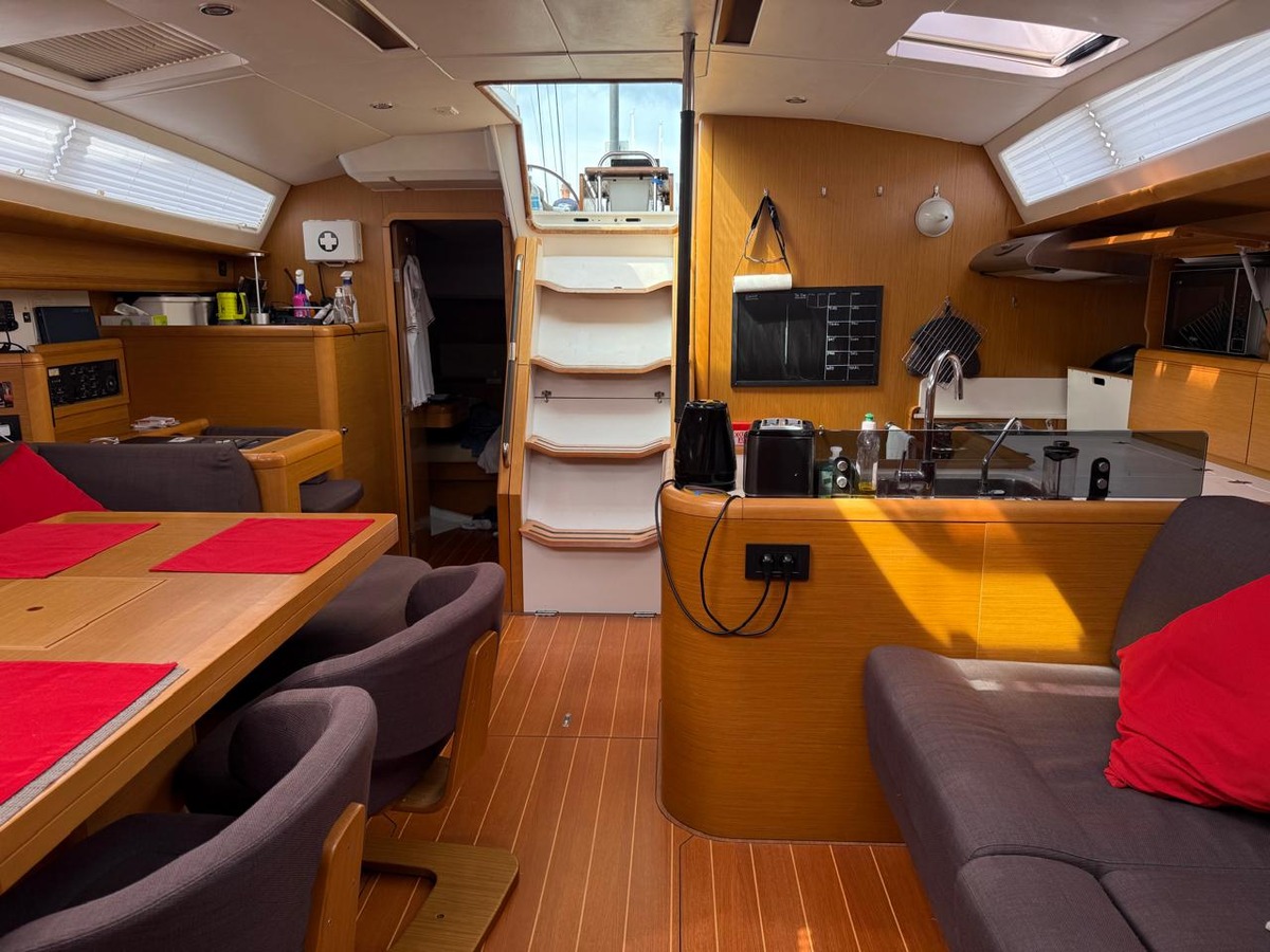 JEANNEAU 53