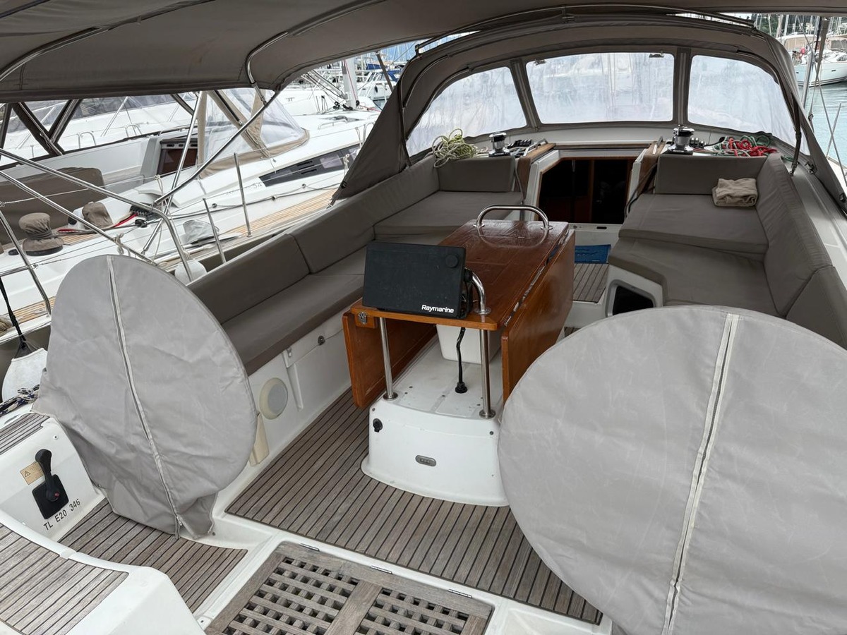 JEANNEAU 53