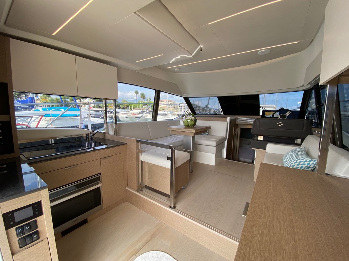 PRESTIGE 420 FLY