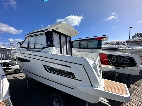 MERRY FISHER 895