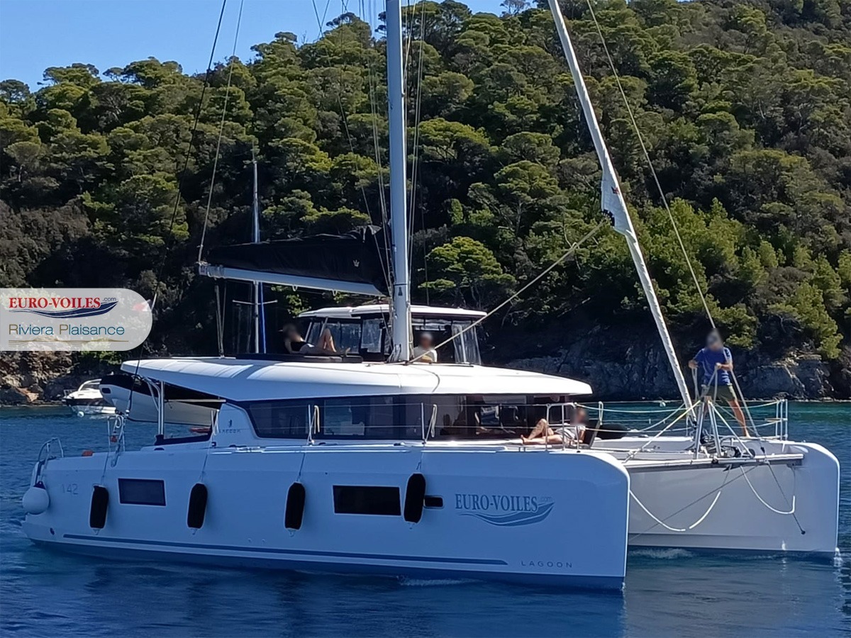 LAGOON 42 