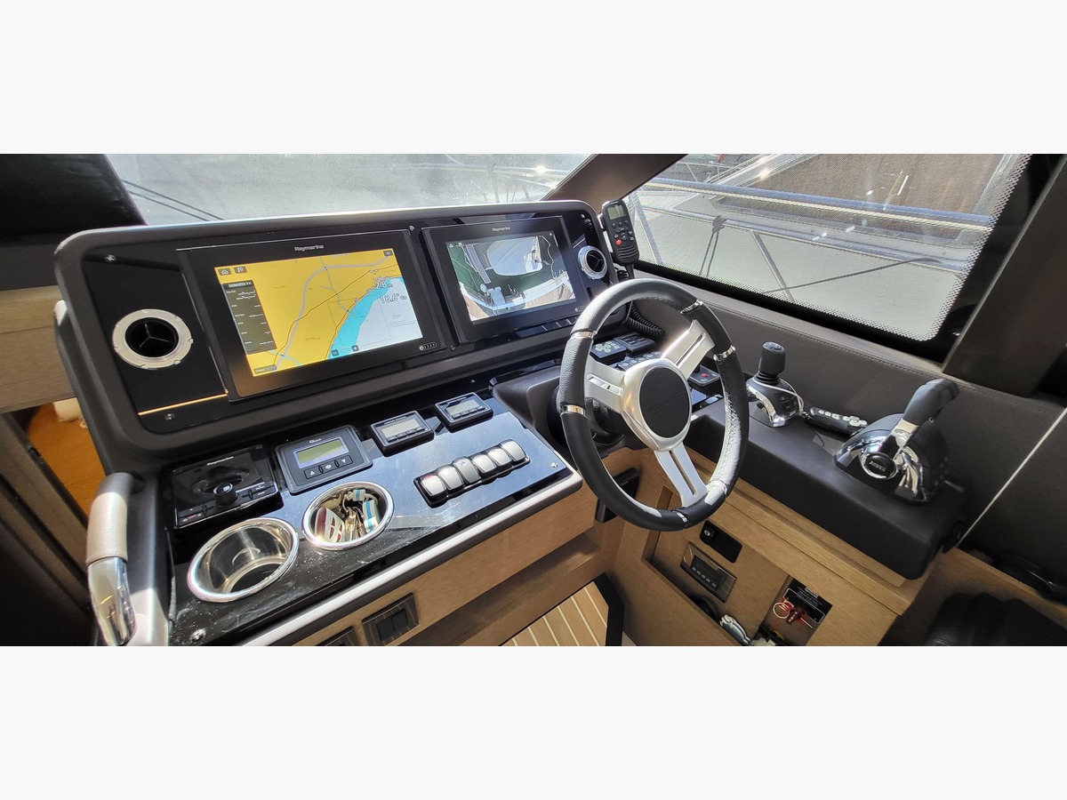 PRESTIGE 460 FLY