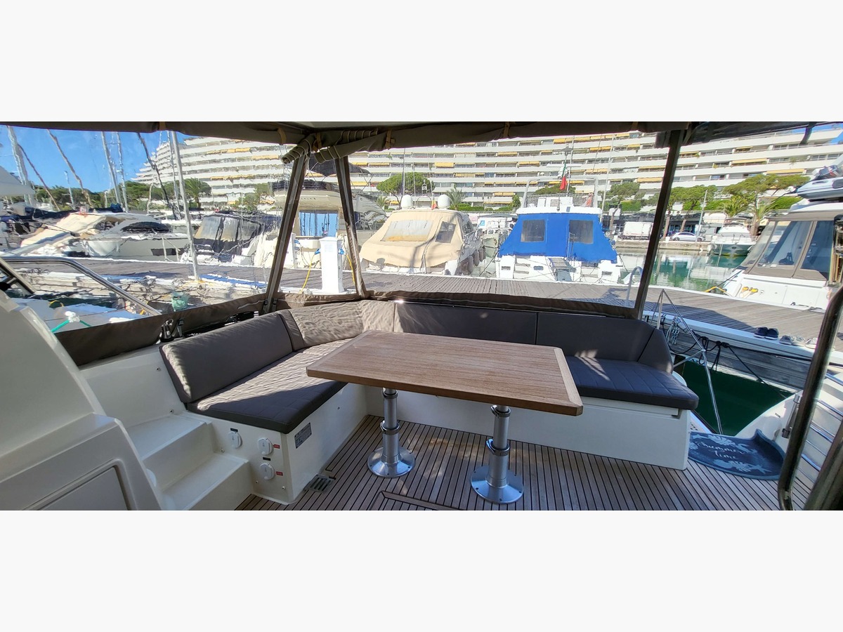 PRESTIGE 460 FLY