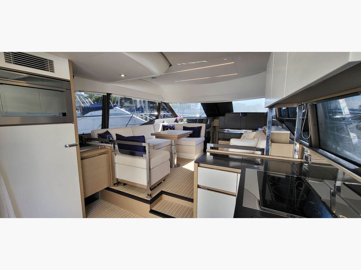 PRESTIGE 460 FLY
