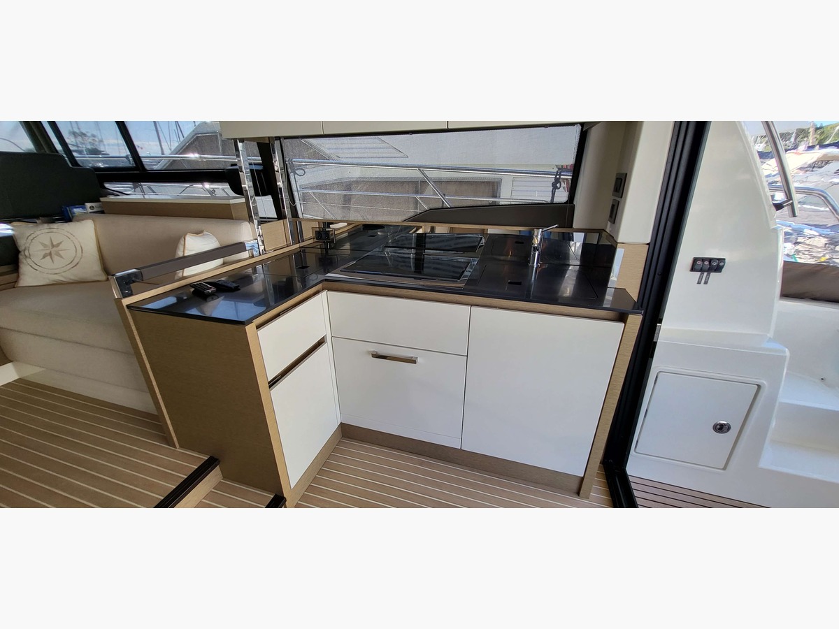 PRESTIGE 460 FLY