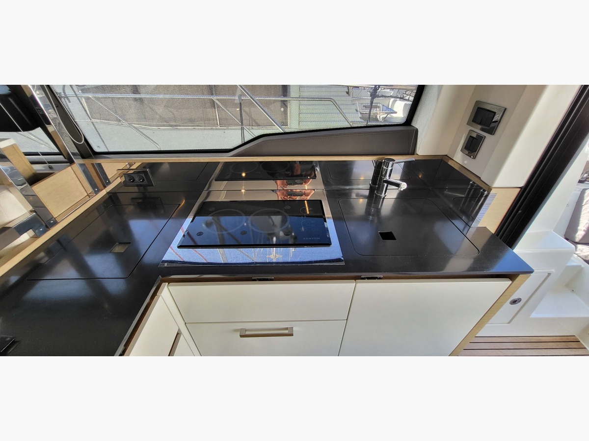 PRESTIGE 460 FLY