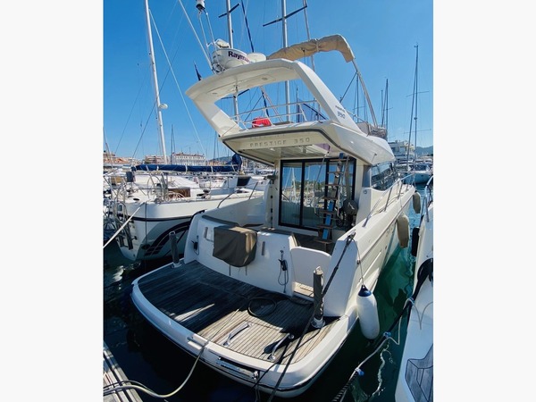 PRESTIGE 350 FLY