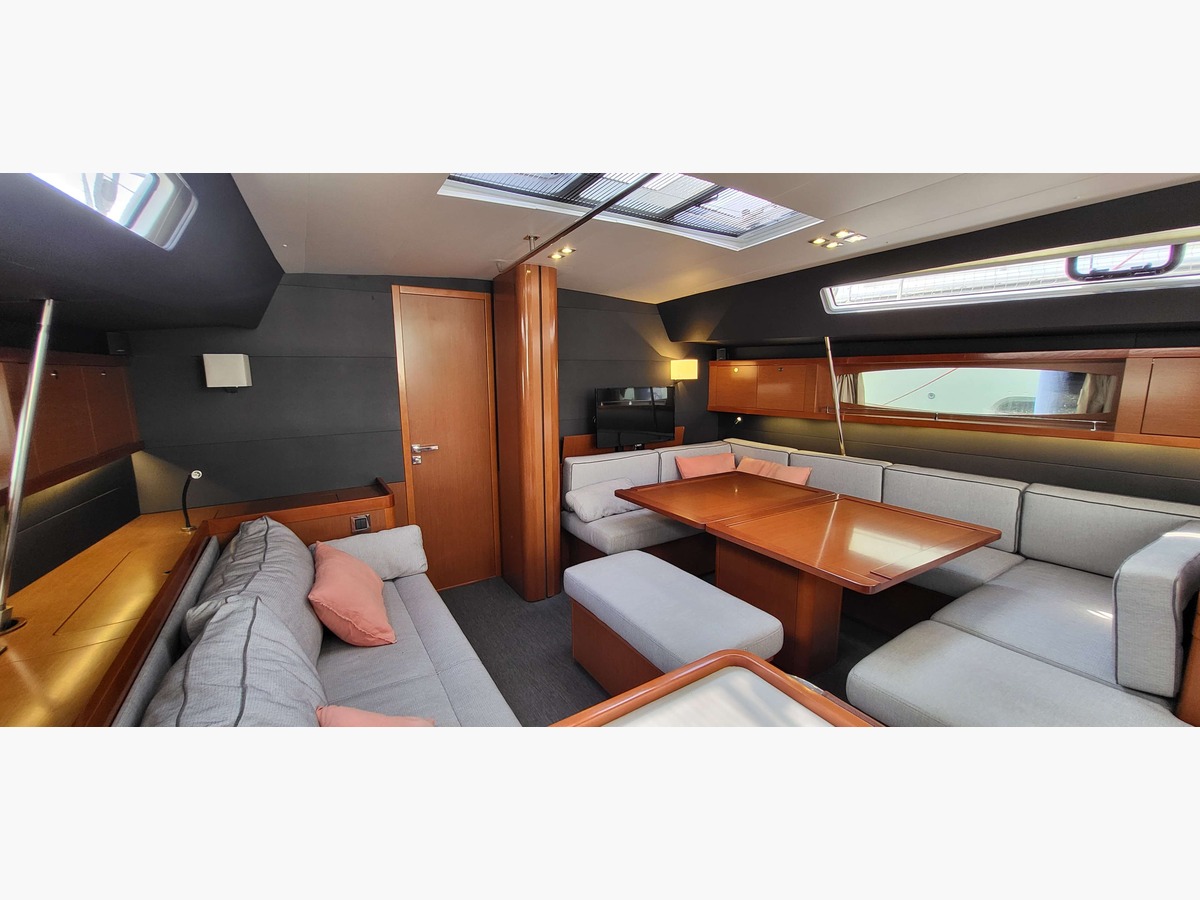 OCEANIS 60