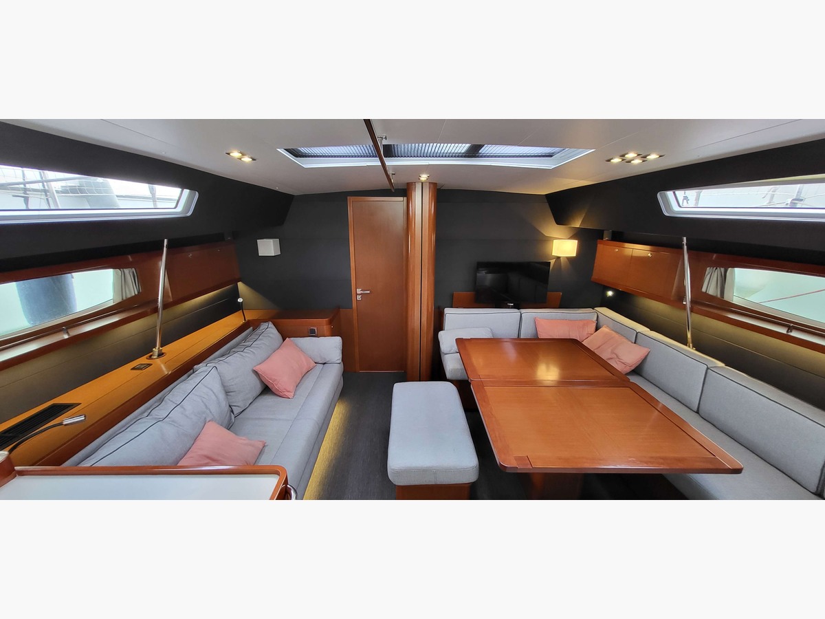 OCEANIS 60