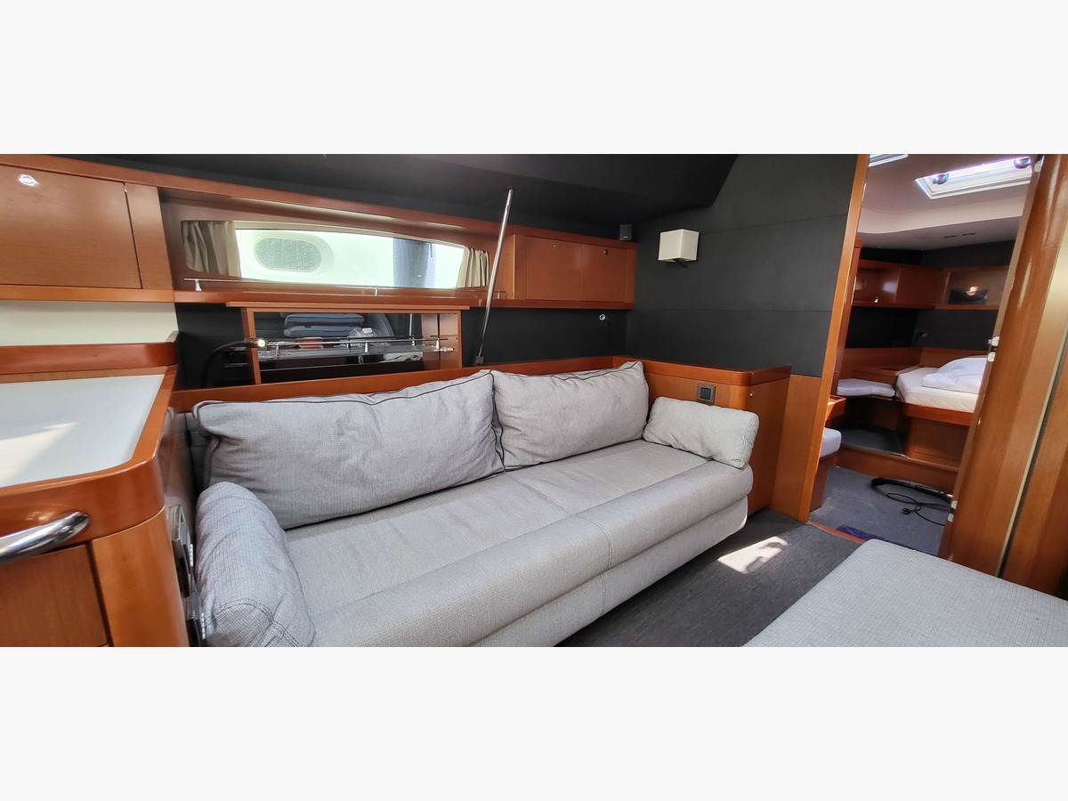 OCEANIS 60