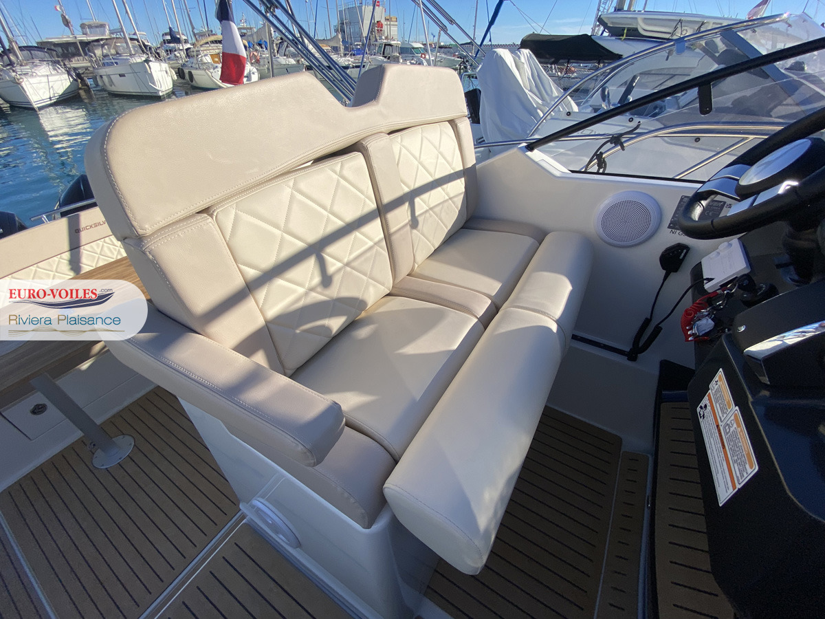 QUICKSILVER 875 SUNDECK