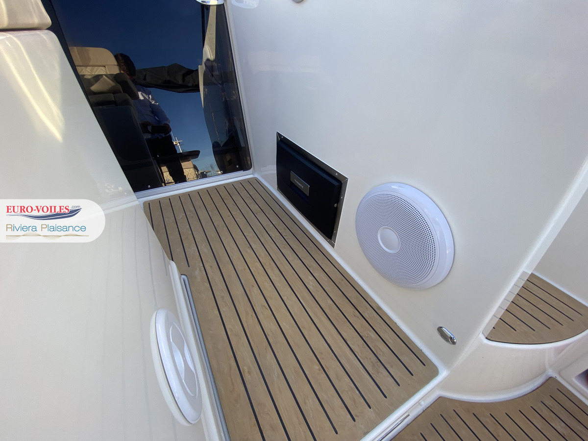 QUICKSILVER 875 SUNDECK
