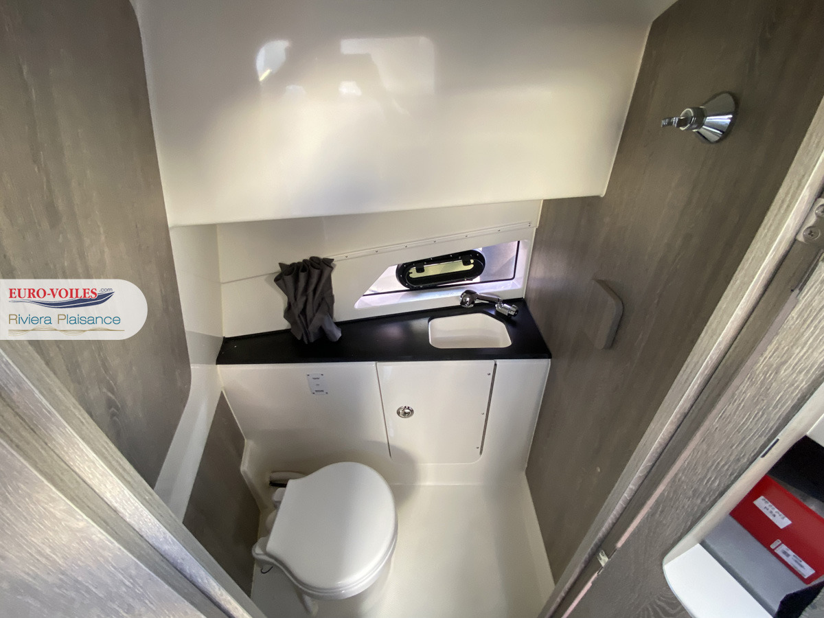 QUICKSILVER 875 SUNDECK