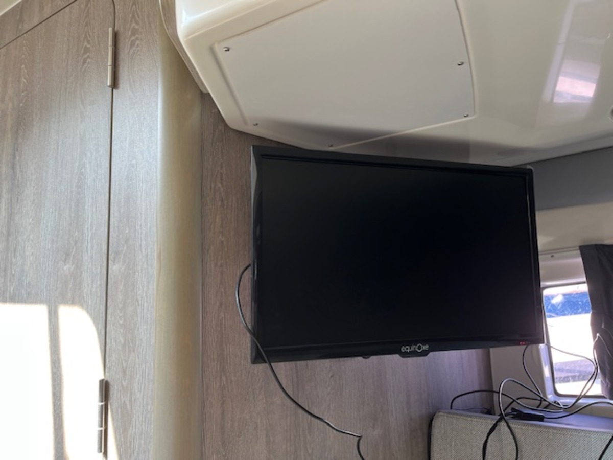 QUICKSILVER 875 SUNDECK