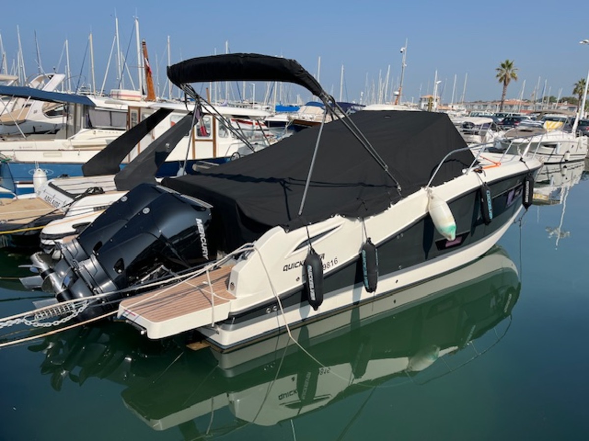 QUICKSILVER 875 SUNDECK