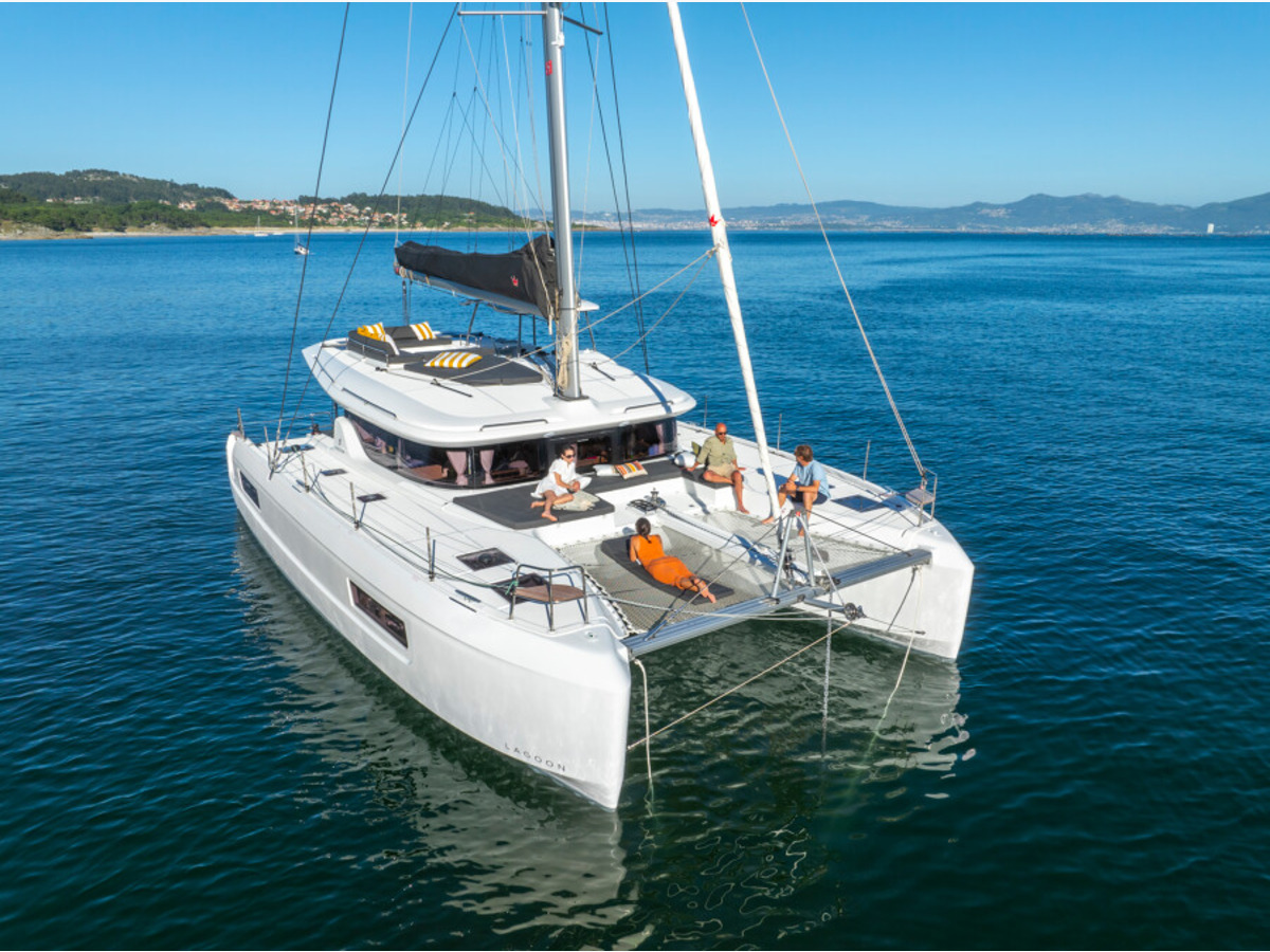 LAGOON 43