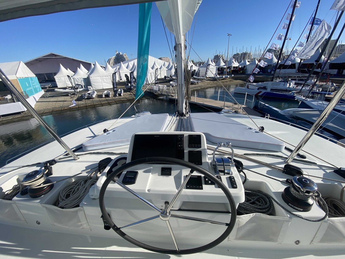 LAGOON 51
