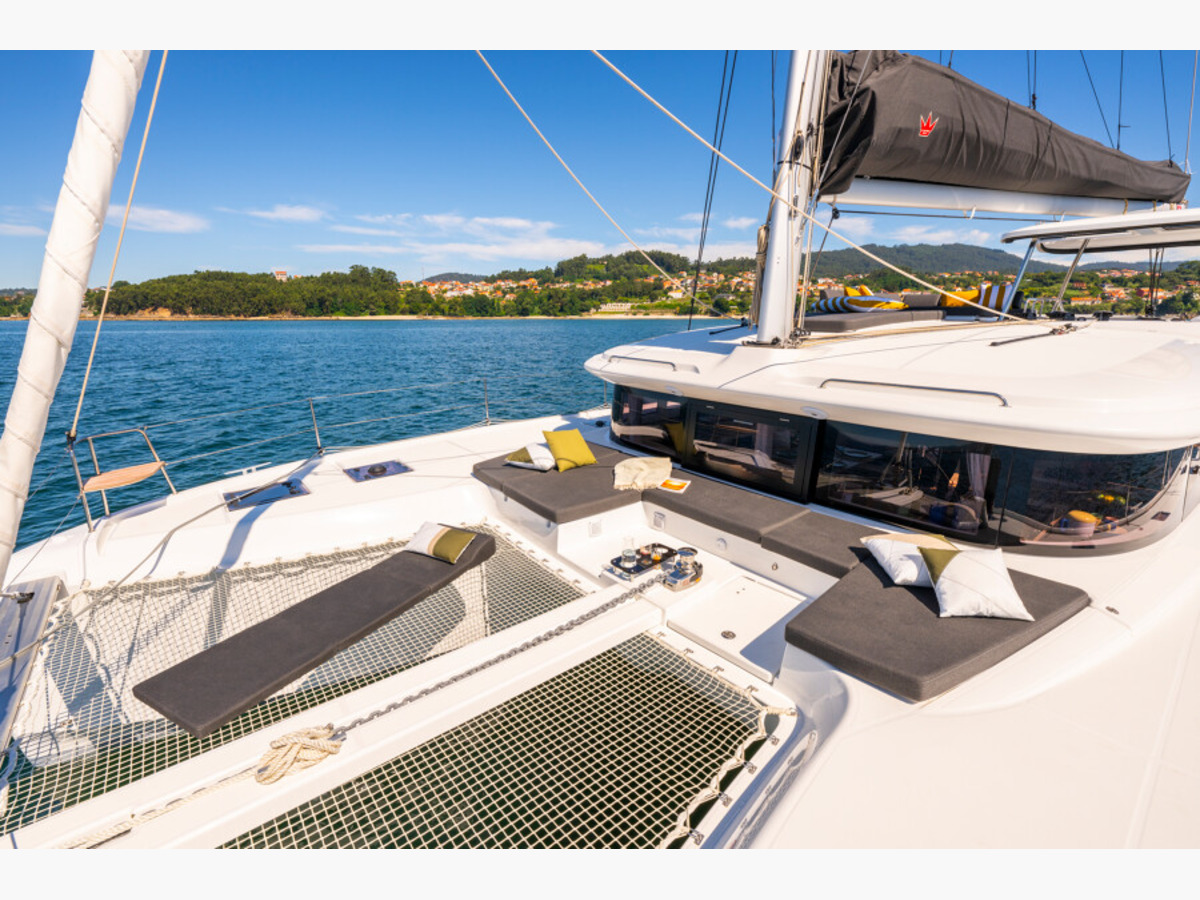 LAGOON 43