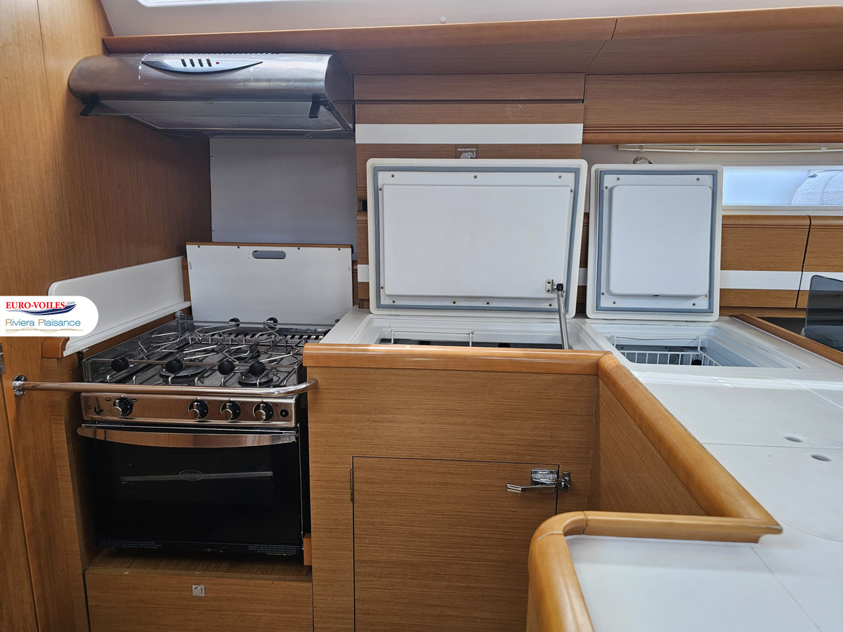 JEANNEAU 53