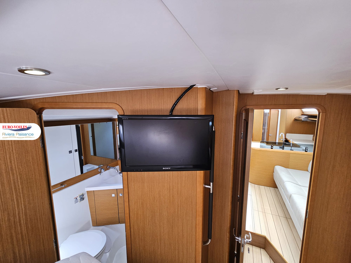 JEANNEAU 53