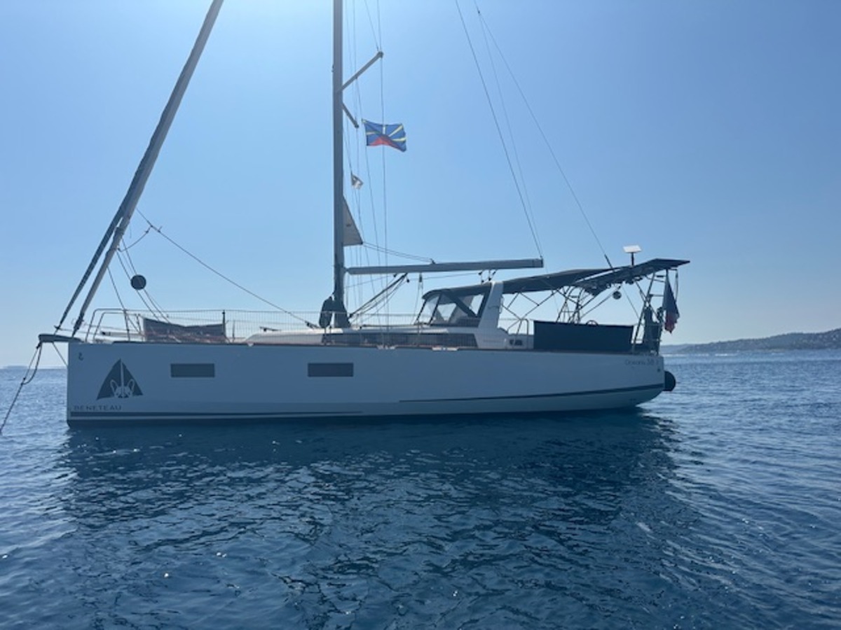 OCEANIS 38.1
