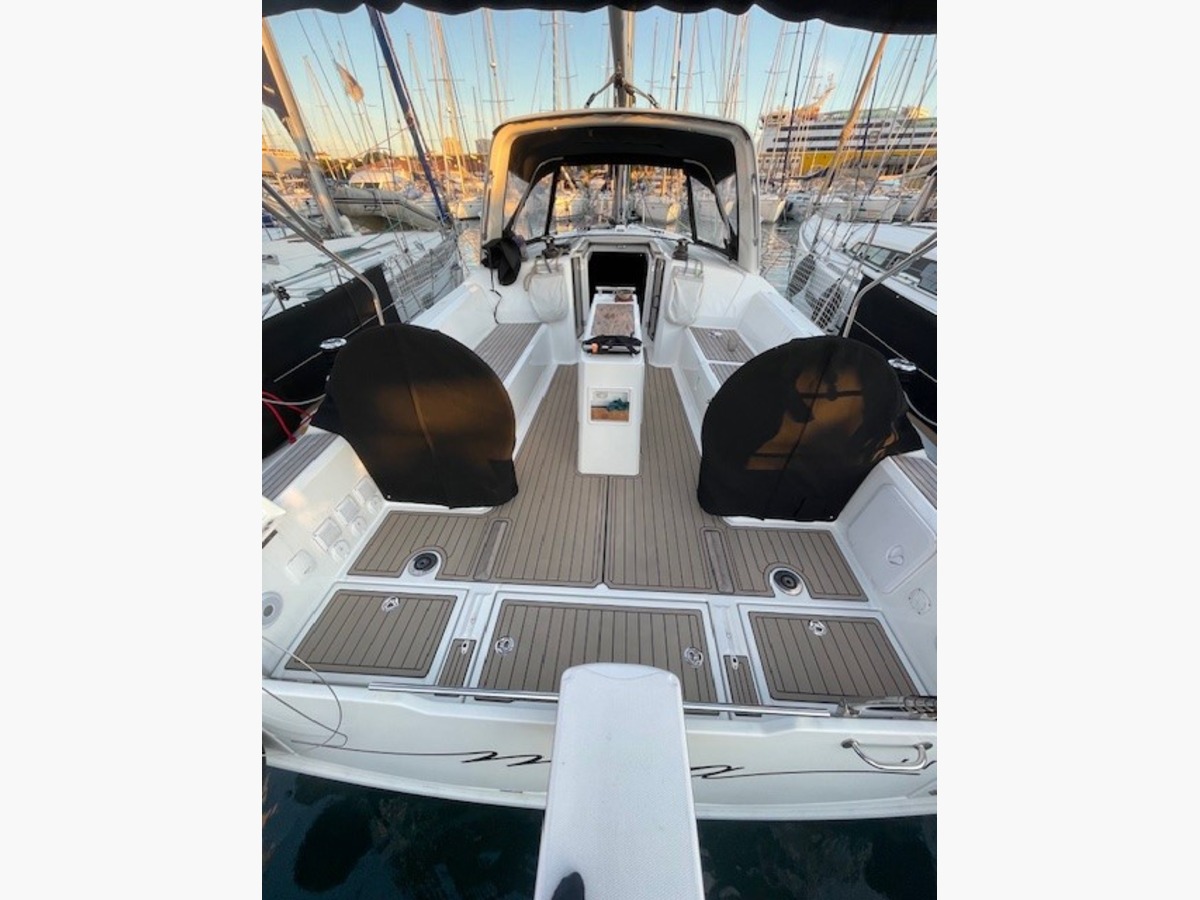 OCEANIS 38.1