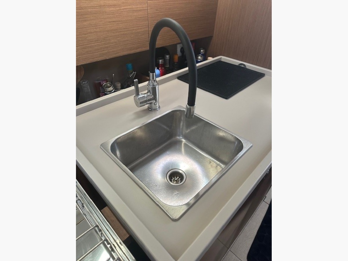 OCEANIS 38.1
