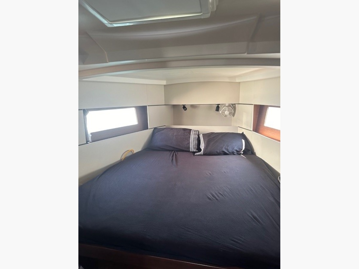 OCEANIS 38.1