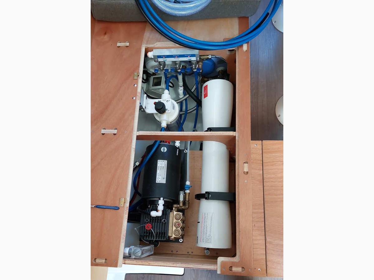 OCEANIS 38.1