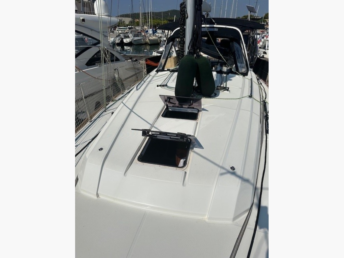 OCEANIS 38.1