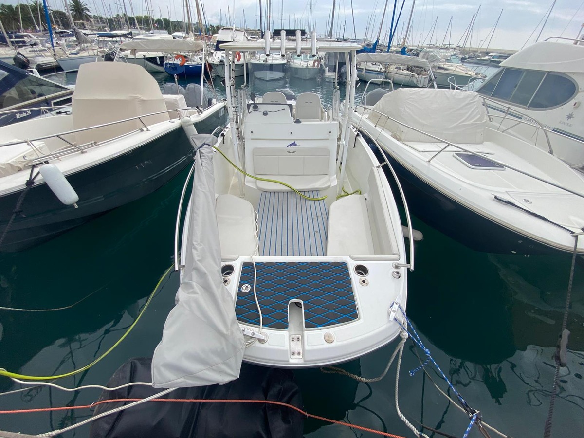 FLYER 8 SPACEDECK