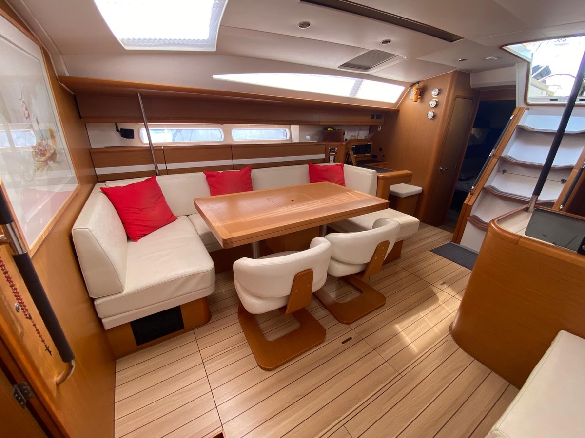 JEANNEAU 53