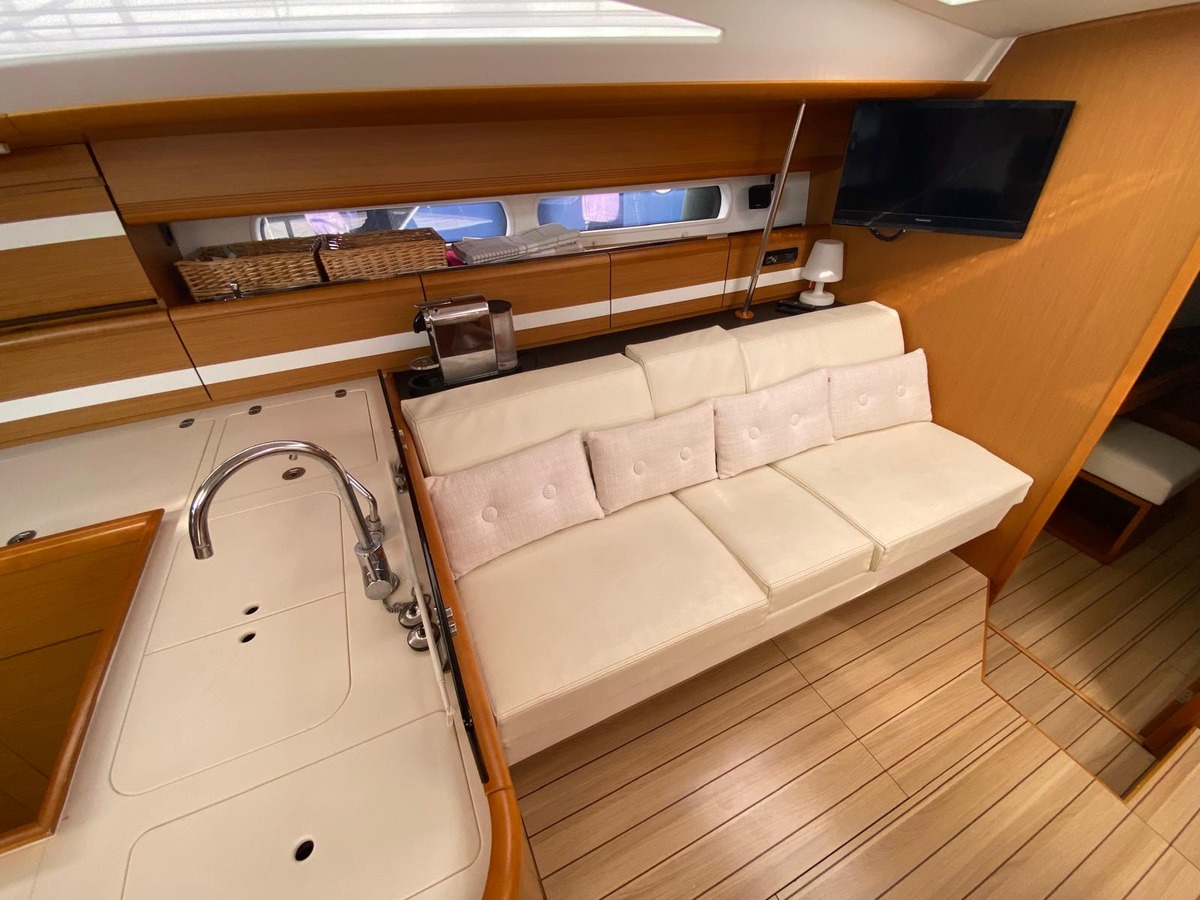 JEANNEAU 53
