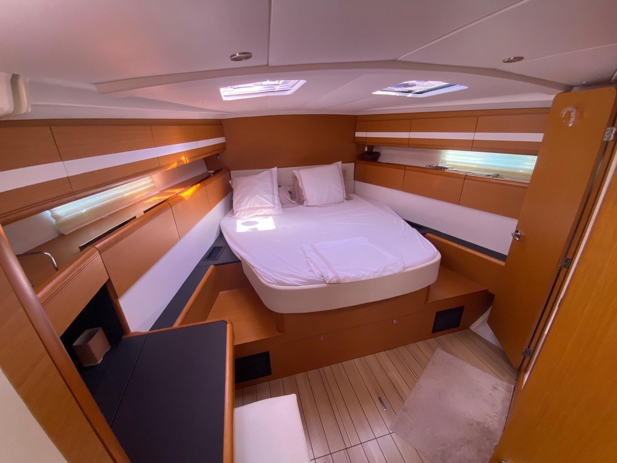 JEANNEAU 53