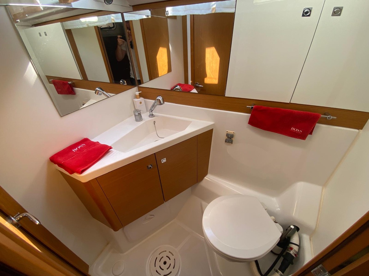 JEANNEAU 53