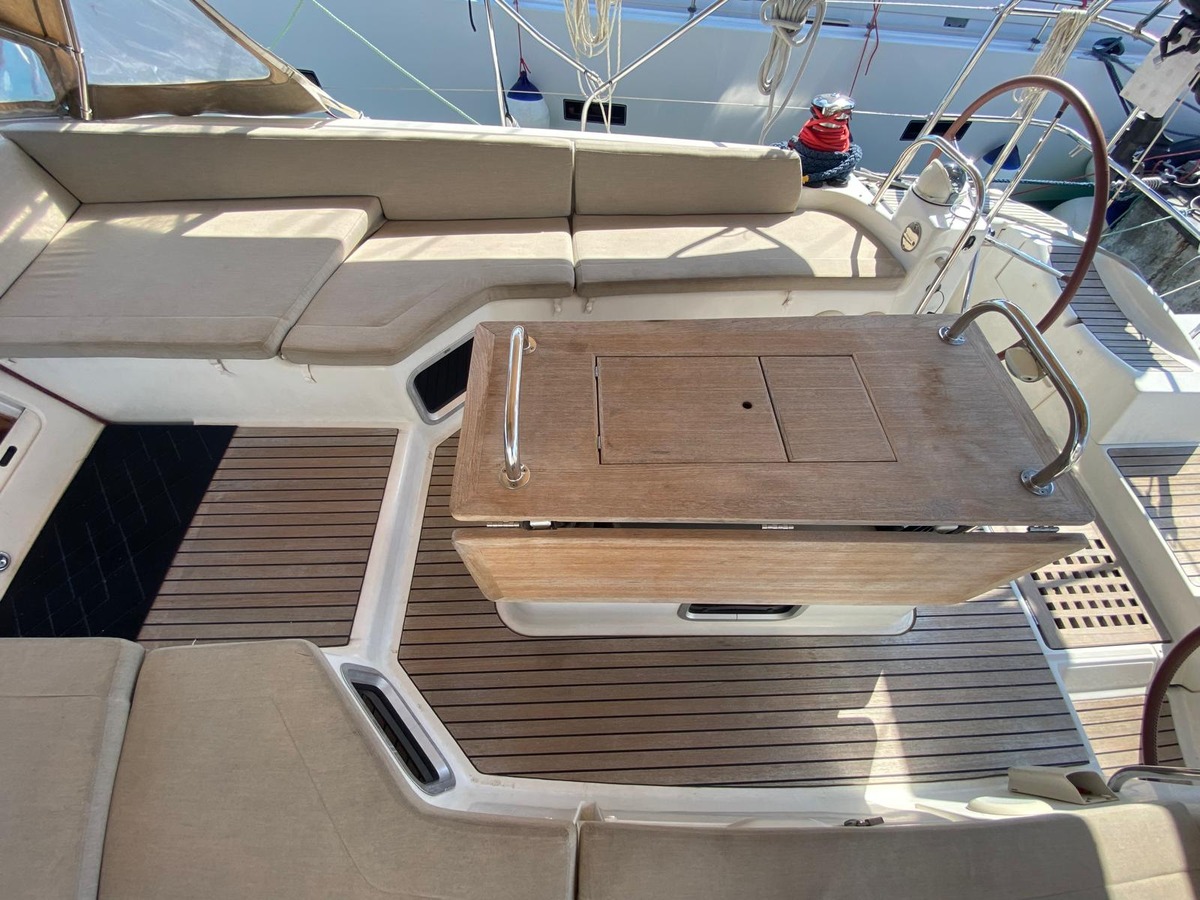 JEANNEAU 53
