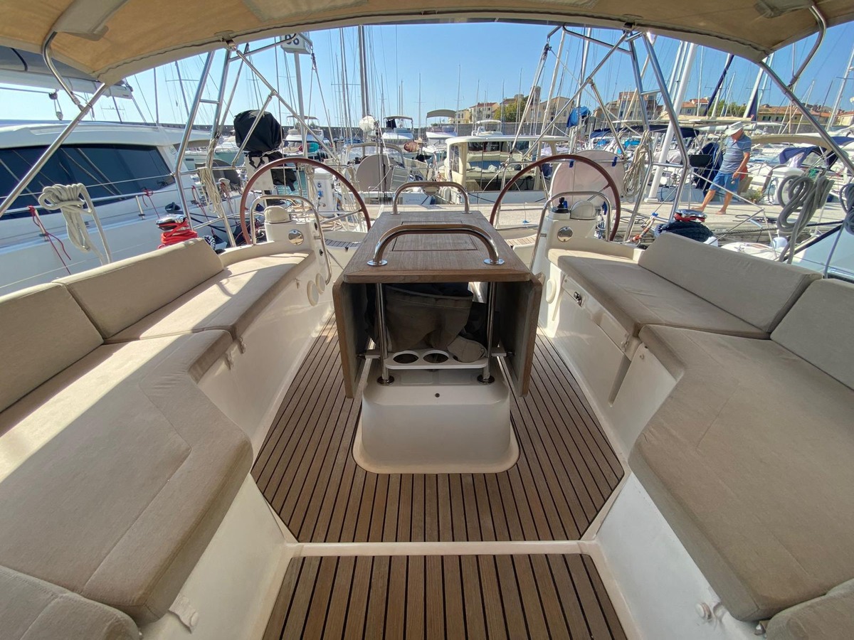JEANNEAU 53