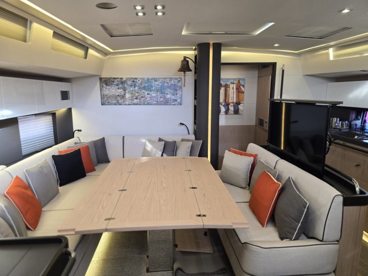 OCEANIS YACHT 62