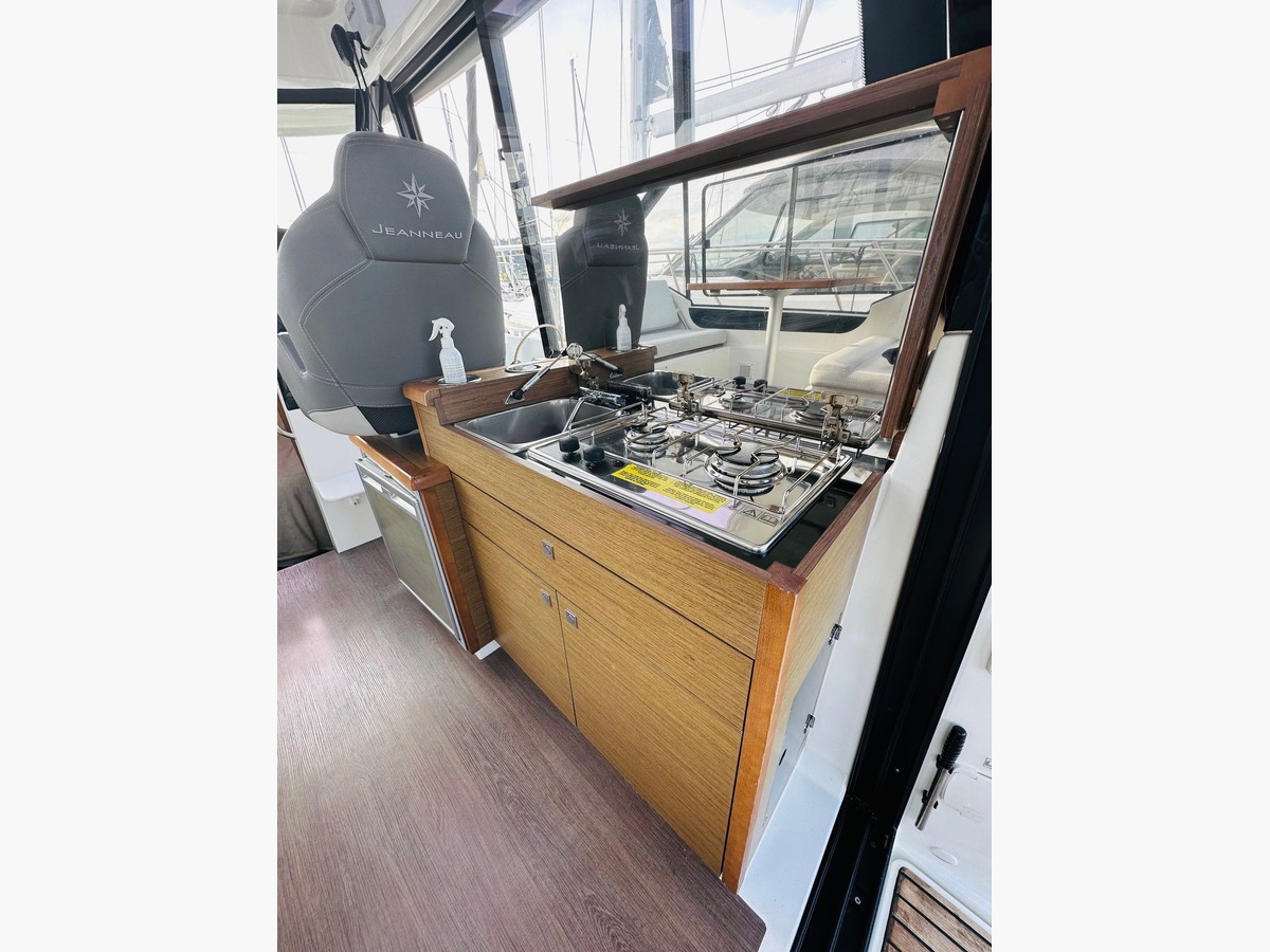 MERRY FISHER 895