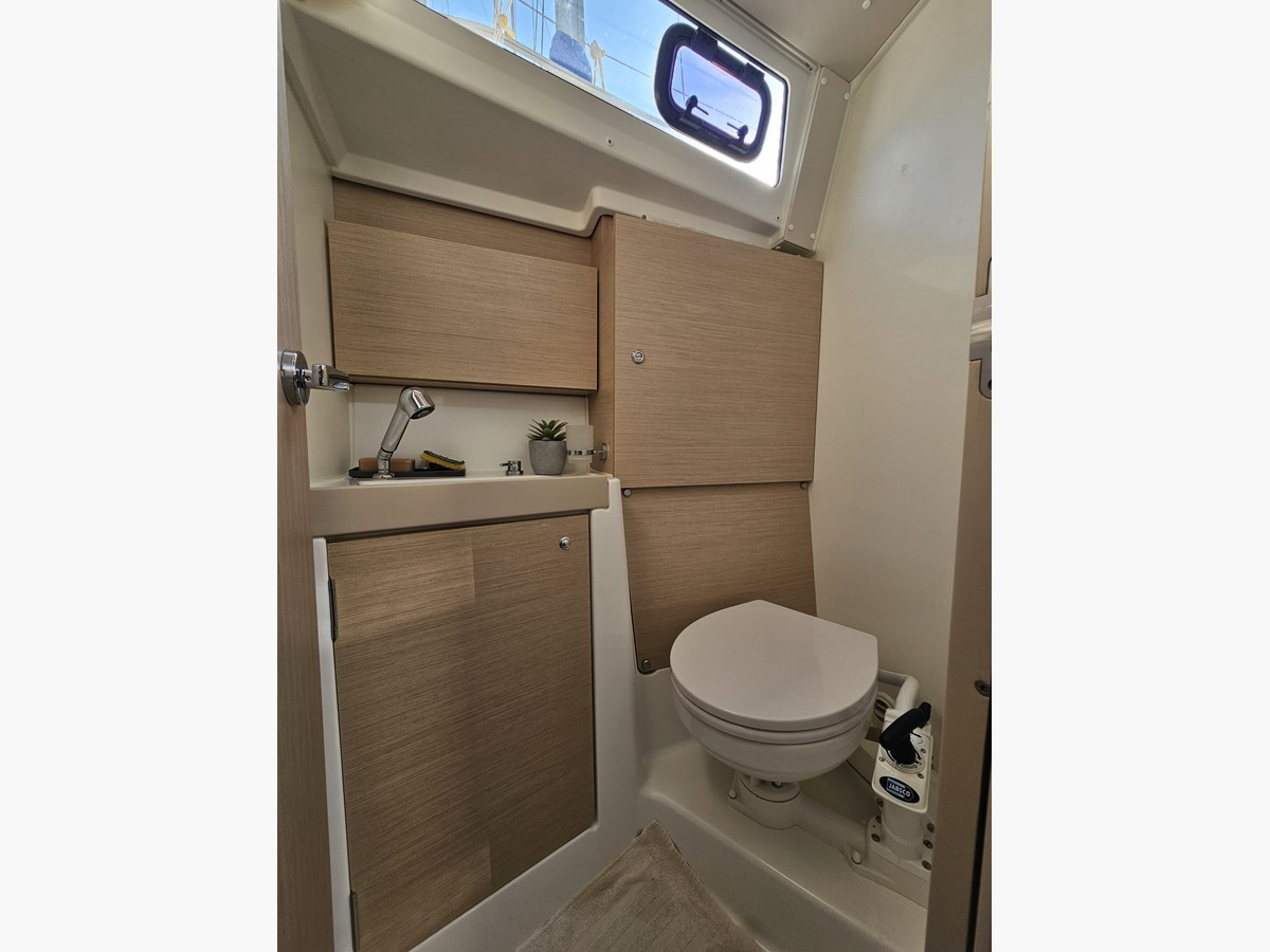 OCEANIS 38.1
