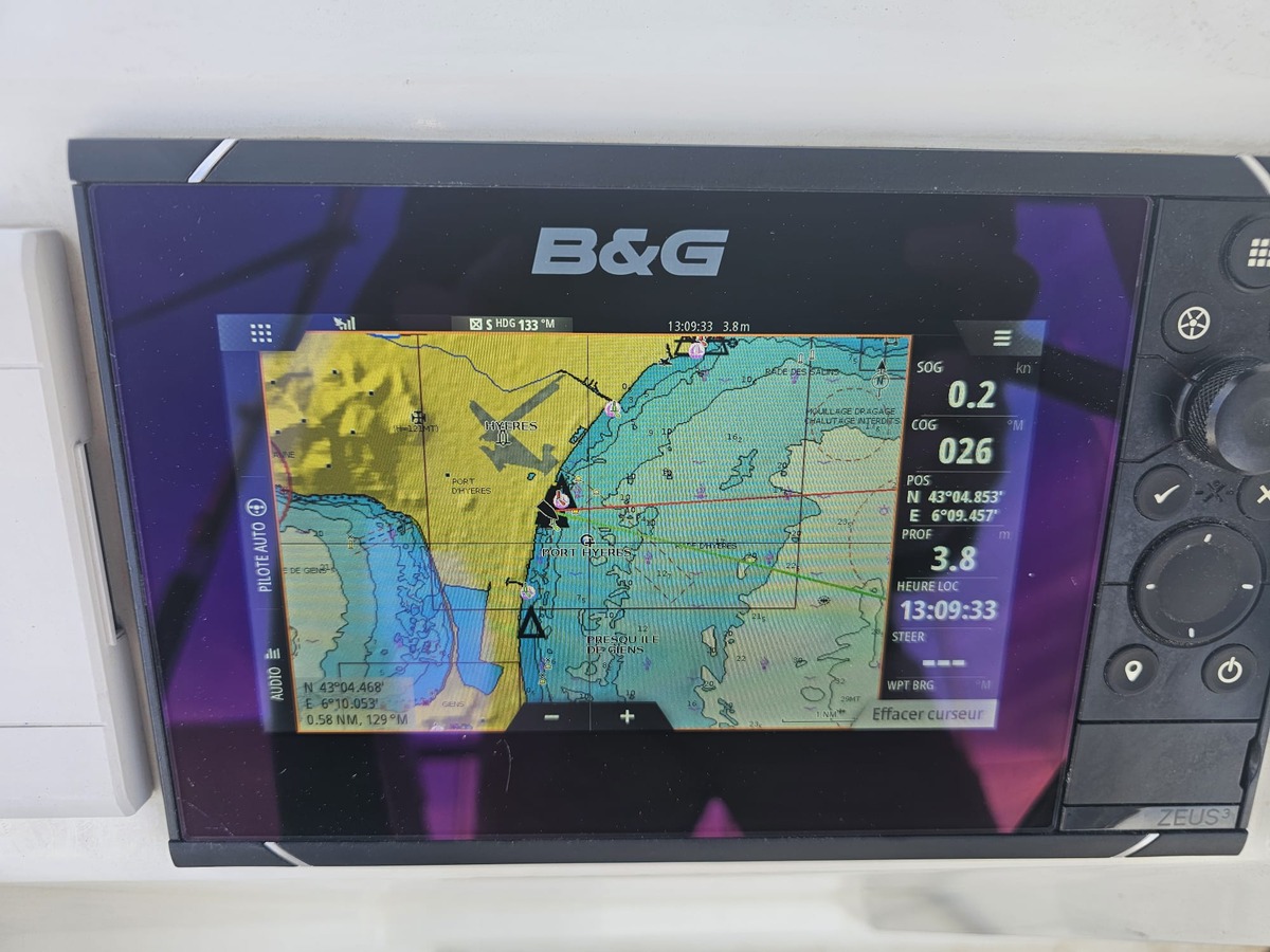 OCEANIS 38.1