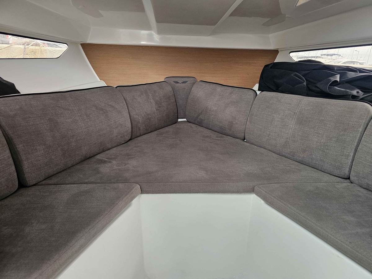 FLYER 8 SUNDECK