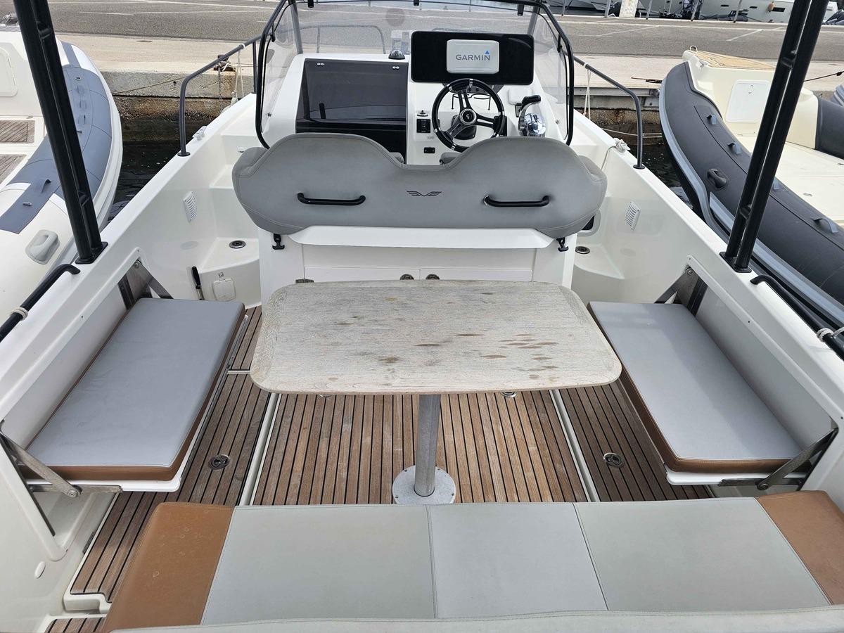 FLYER 8 SUNDECK