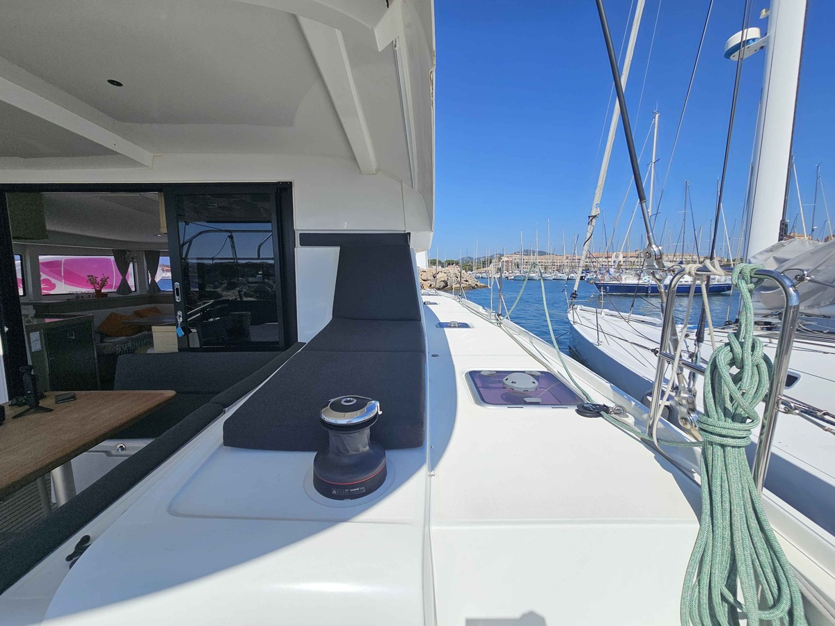 LAGOON 42 