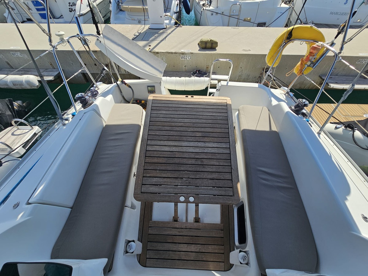 sun odyssey 32i