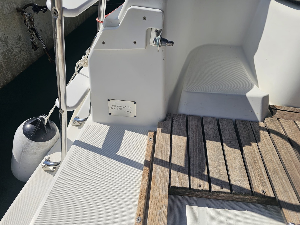 sun odyssey 32i