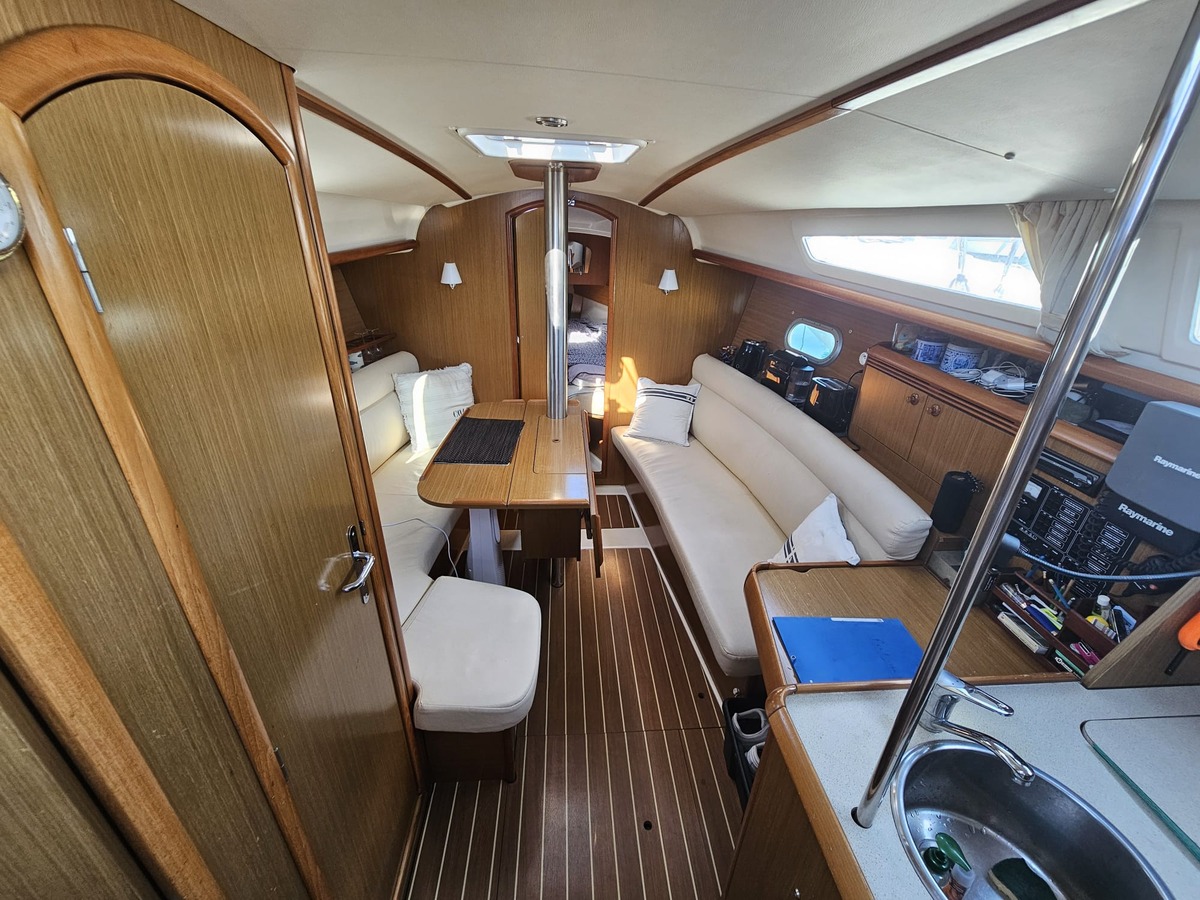 sun odyssey 32i